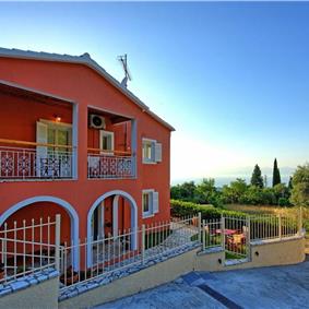 3 bedroom villa with pool & sea & mountain views, Episkepsi, sleeps 7